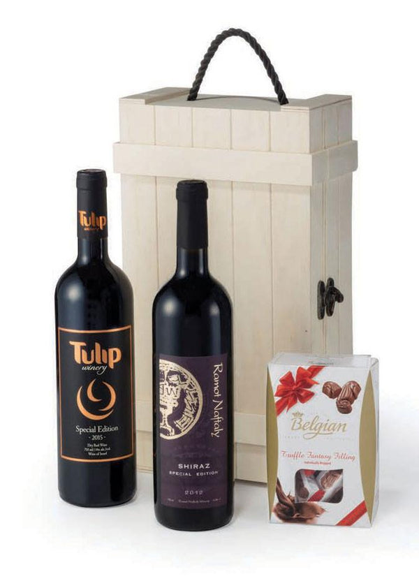 Duo Wines And Chocolate In Wooden Gift Box 