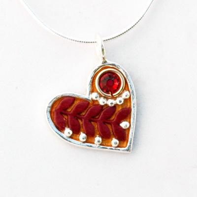 Small Silver Heart Pendants in Color Red Leaf 